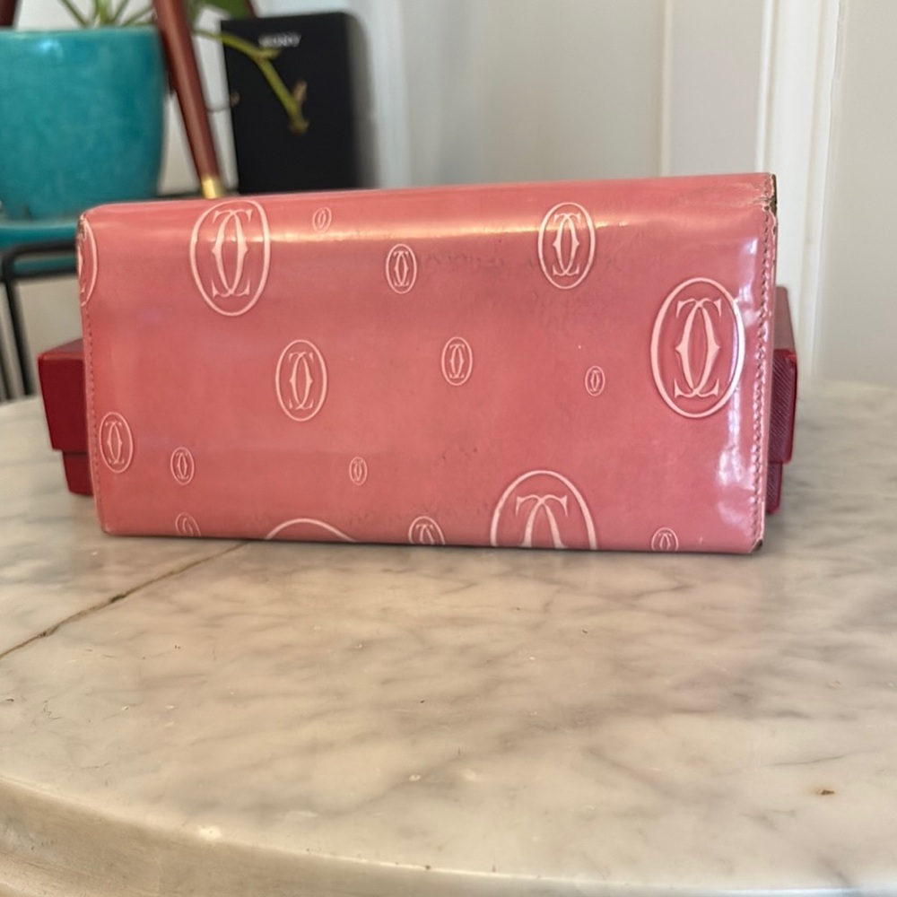 🤩 Authentic Cartier Pink Monogram Wallet - Picture 3 of 9